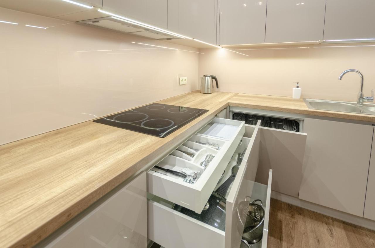 Petrovdom Apartment 77-94-59 In Rc Tetris Hall, Dilova Street 1-2 Kyiv Exterior photo